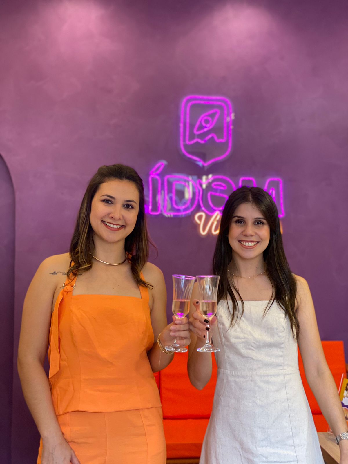 Thaís e Caroline